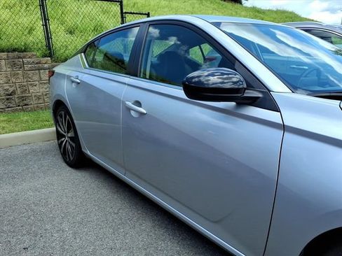 Used 2022 Nissan Altima 2.5 SR FWD image 5