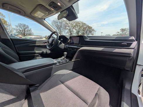 Used 2025 Toyota Camry LE image 30