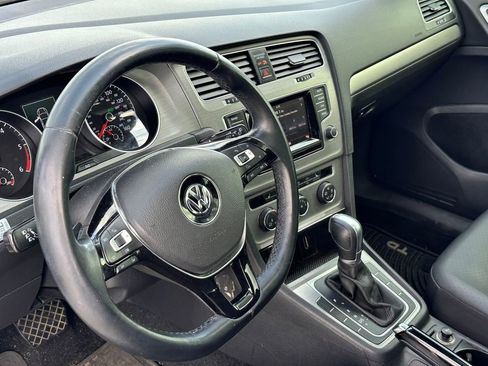 Used 2015 Volkswagen Golf TDI S image 8