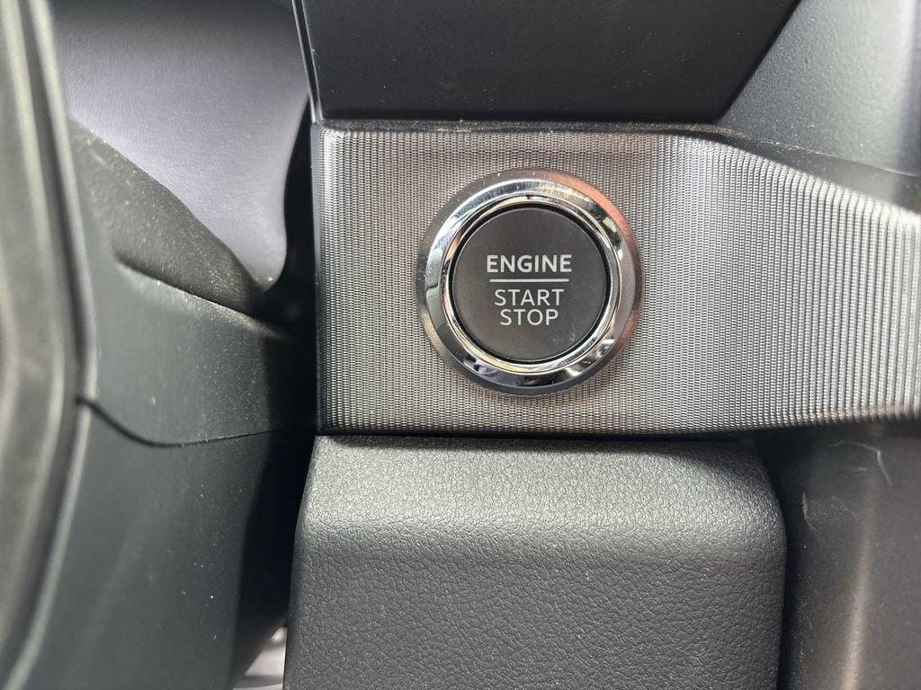 Used 2025 Ford F250 Platinum AWD/4WD image 21