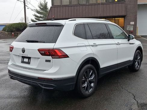 Certified 2022 Volkswagen Tiguan SE image 11