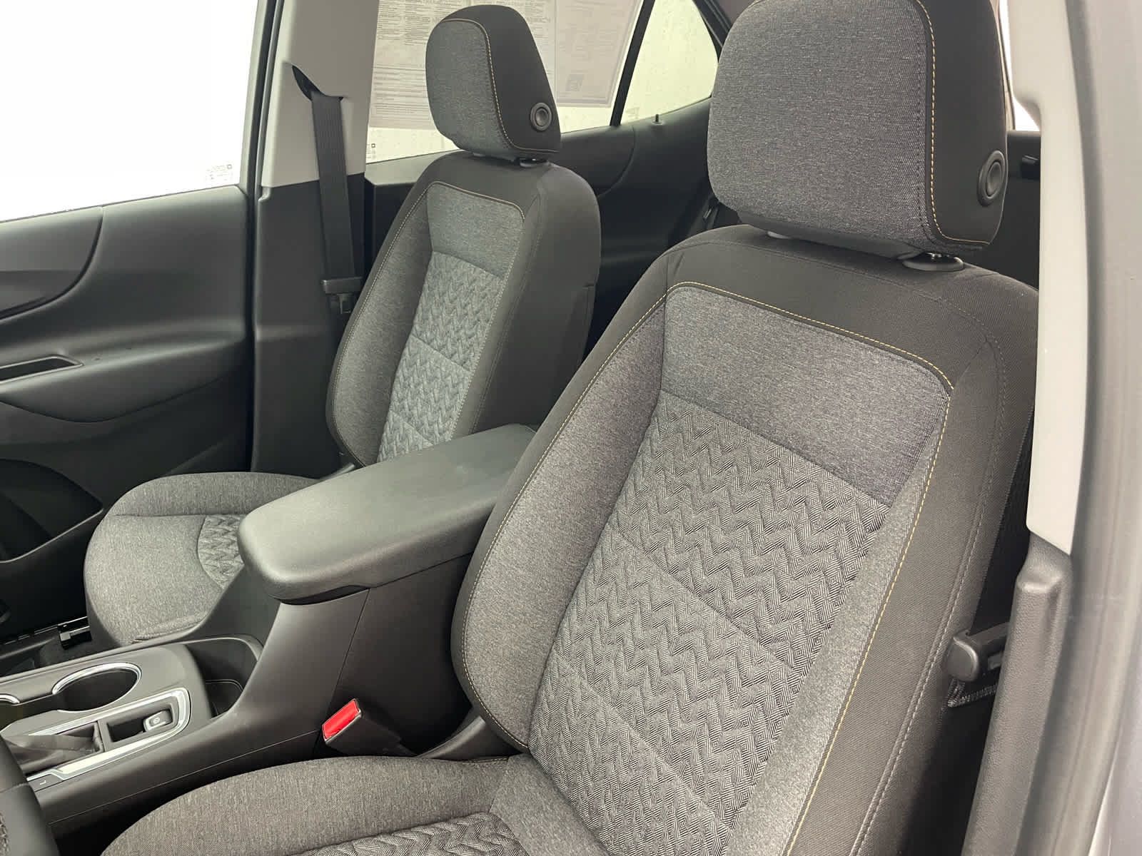 Used 2024 Chevrolet Equinox LT AWD/4WD image 11