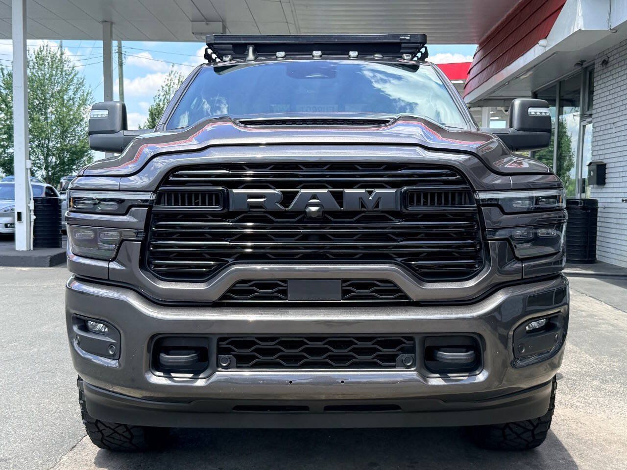 Used 2025 RAM 2500 Laramie AWD/4WD image 7
