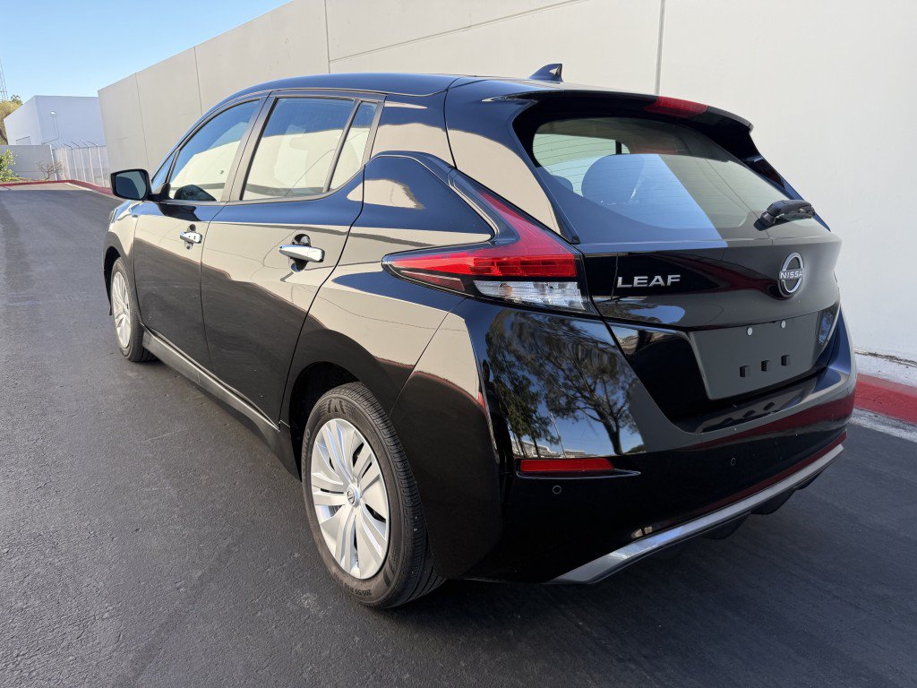 Used 2024 Nissan Leaf S FWD image 4