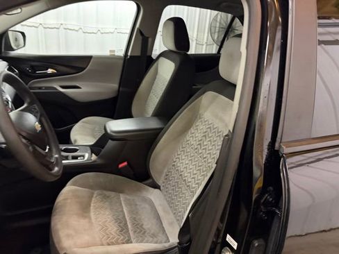Used 2022 Chevrolet Equinox LS w/ LS Convenience Package FWD image 25