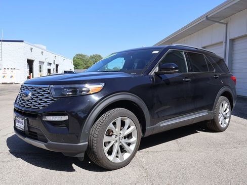 Used 2022 Ford Explorer Platinum w/ Equipment Group 601A AWD/4WD image 4