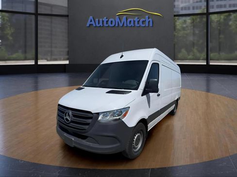 Used 2025 Mercedes-Benz Sprinter 2500 image 3