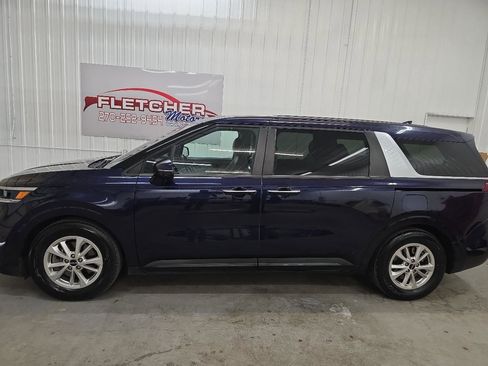 Used 2022 Kia Carnival LX image 7