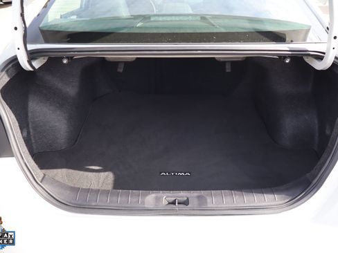 Used 2025 Nissan Altima 2.5 SV FWD image 25