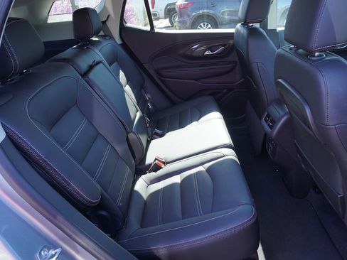Used 2024 GMC Terrain Denali w/ Denali Premium Package AWD/4WD image 8