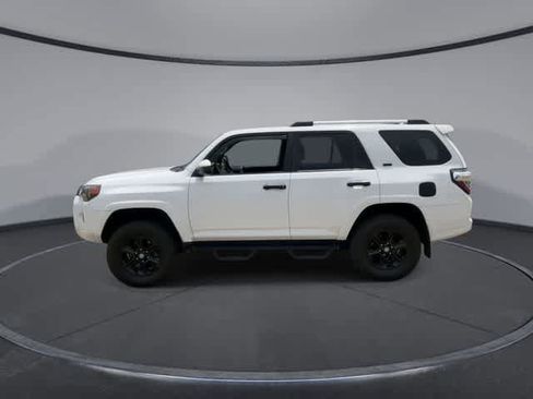 Used 2022 Toyota 4Runner SR5 AWD/4WD image 5