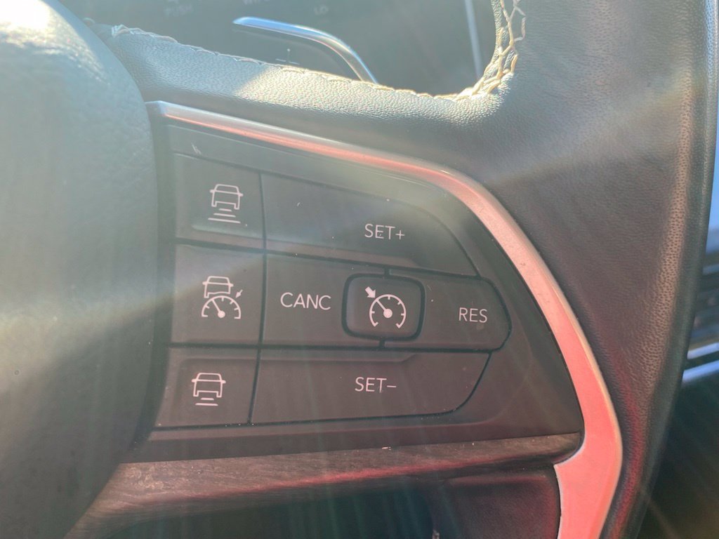 Used 2021 Jeep Grand Cherokee L Limited AWD/4WD image 28
