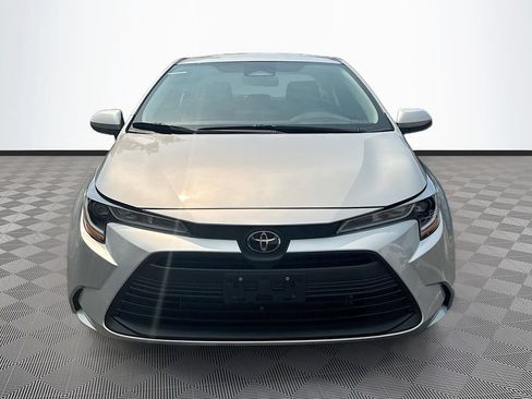 Used 2024 Toyota Corolla LE FWD image 2