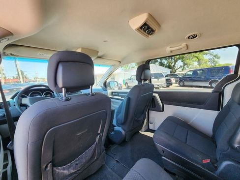 Used 2010 Dodge Grand Caravan SE FWD image 18