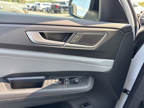 New 2026 Volkswagen Atlas Peak Edition image 15