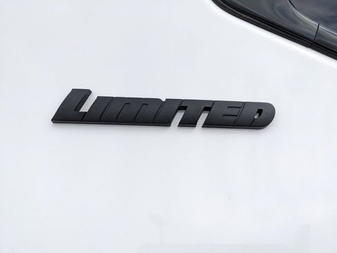 Used 2025 Toyota Tundra Limited image 24