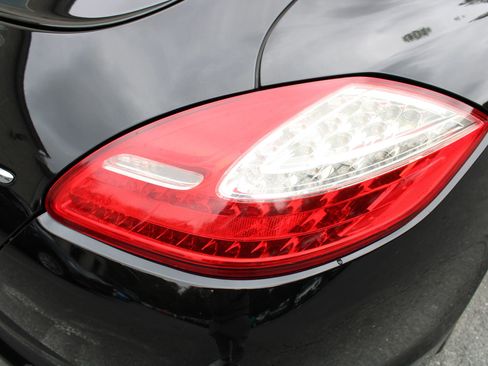 Used 2012 Porsche Panamera 4 image 38
