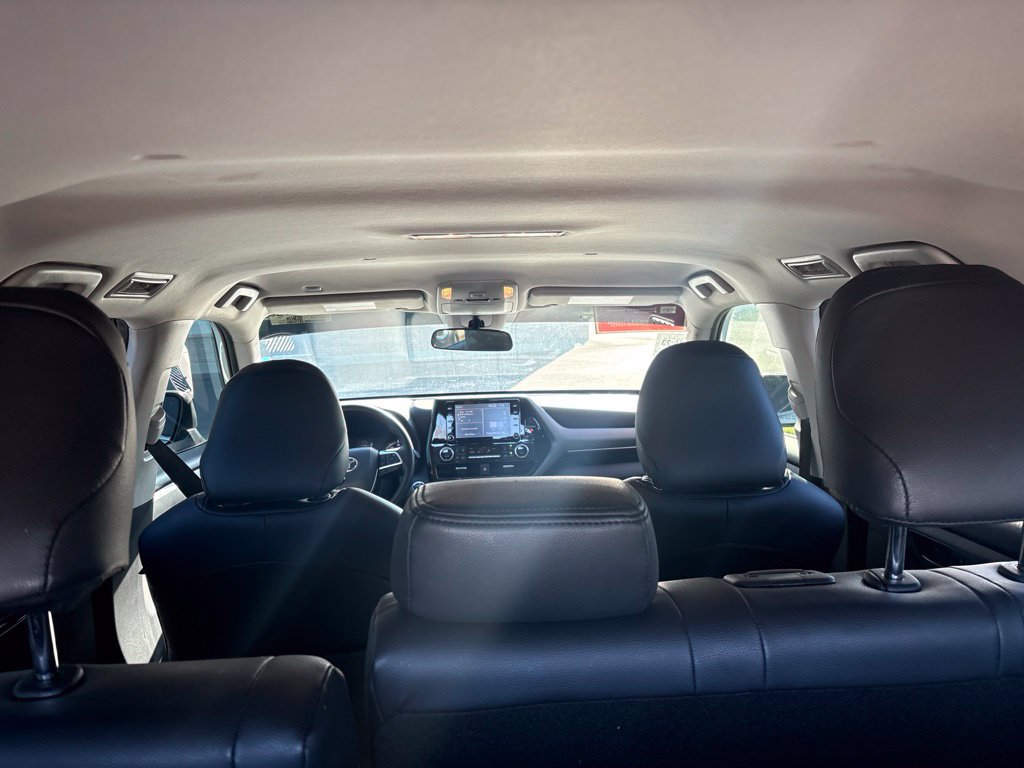 Used 2022 Toyota Highlander L FWD image 23