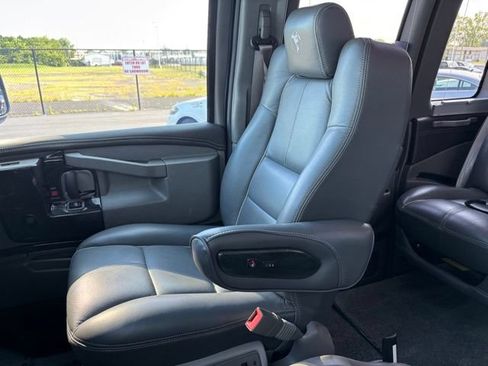 Used 2017 GMC Savana 2500 Extended RWD image 38