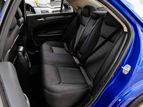 Used 2019 Chrysler 300 Touring w/ Chrome Appearance Package RWD image 42