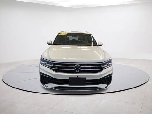Used 2022 Volkswagen Tiguan SEL R-Line image 2