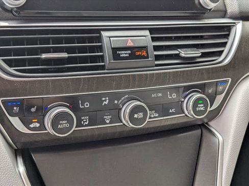 Used 2018 Honda Accord Touring image 15