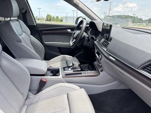 Used 2023 Audi Q5 2.0T Premium Plus w/ Premium Plus Package AWD/4WD image 35