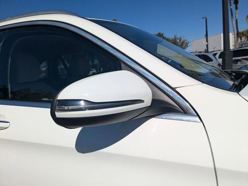 Certified 2022 Mercedes-Benz GLC 300 4MATIC w/ Premium Package Lite image 23