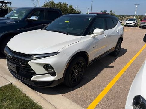 Used 2024 Chevrolet Blazer RS w/ Driver Confidence II Package AWD/4WD image 2