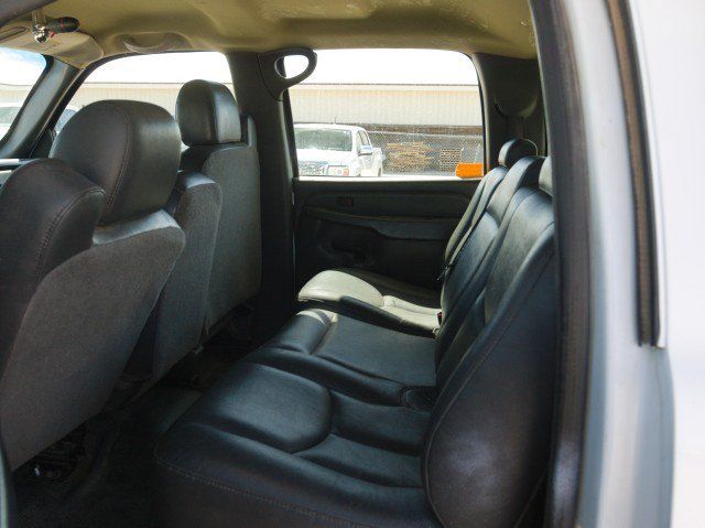 Used 2006 Chevrolet Silverado 3500 4x4 Crew Cab w/ Heavy-Duty Power Package image 18