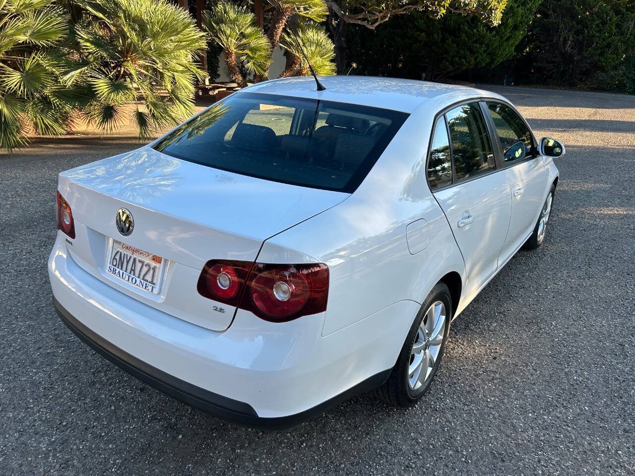 Used 2010 Volkswagen Jetta Limited Edition FWD image 15