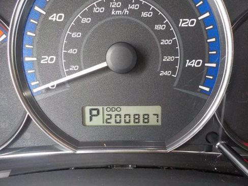 Used 2011 Subaru Forester 2.5X Limited AWD/4WD image 18