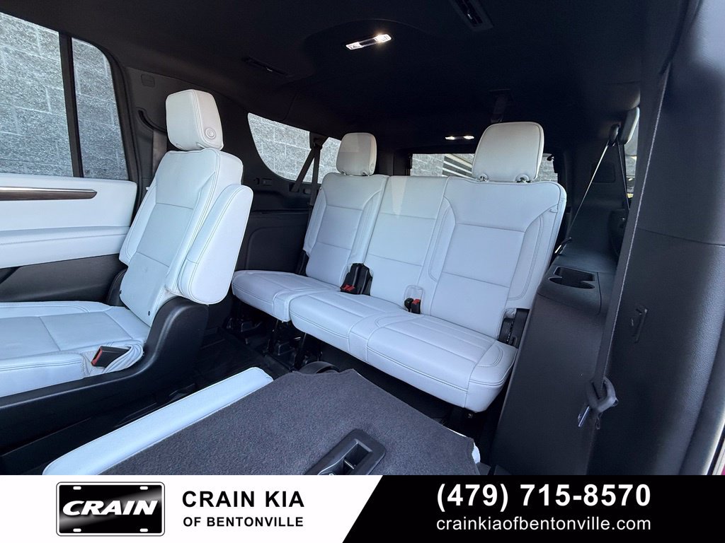 Used 2025 Chevrolet Suburban Premier AWD/4WD image 25