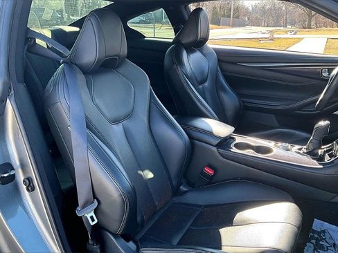 Used 2017 INFINITI Q60 3.0t Sport image 28