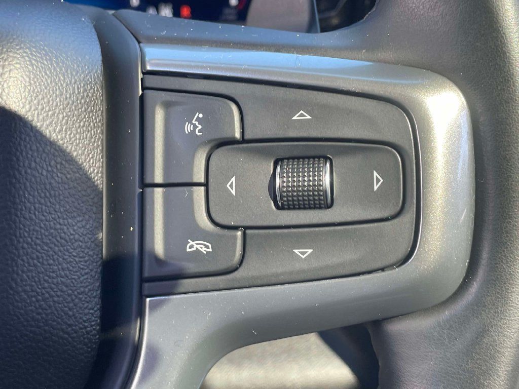 Used 2025 Chevrolet Silverado 1500 LT Trail Boss w/ Convenience Package II AWD/4WD image 30
