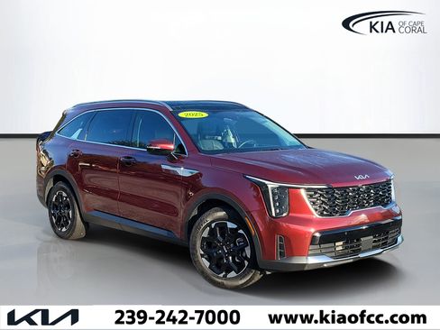 Certified 2025 Kia Sorento S w/ Panoramic Sunroof Package FWD image 1