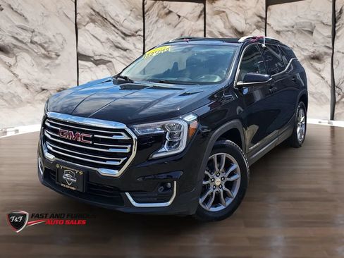 Used 2023 GMC Terrain SLT w/ Infotainment Package II AWD/4WD image 3
