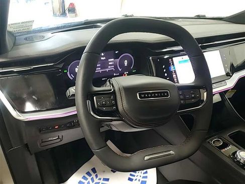 Used 2024 Jeep Wagoneer Launch Edition image 8