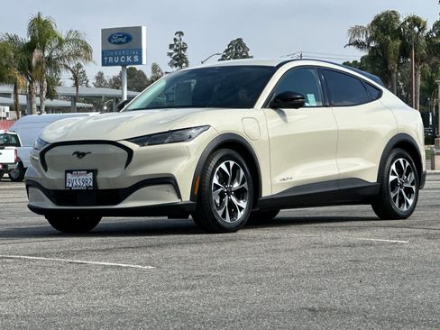 Certified 2025 Ford Mustang Mach-E Select w/ Comfort Package Lite image 8