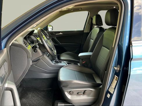 Used 2018 Volkswagen Tiguan SE w/ Panoramic Sunroof Package FWD image 20