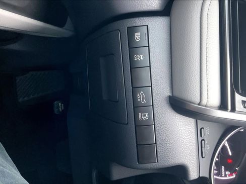 Used 2024 Toyota Camry LE FWD image 32