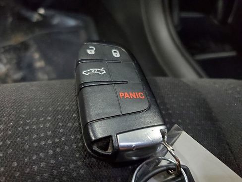 Used 2015 Chrysler 200 Limited image 31