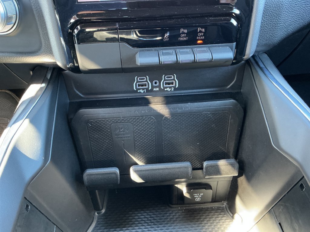Used 2025 RAM 1500 Laramie AWD/4WD image 18