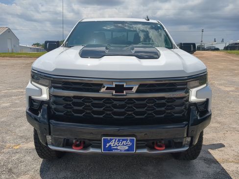 Used 2025 Chevrolet Silverado 1500 ZR2 w/ Technology Package AWD/4WD image 7