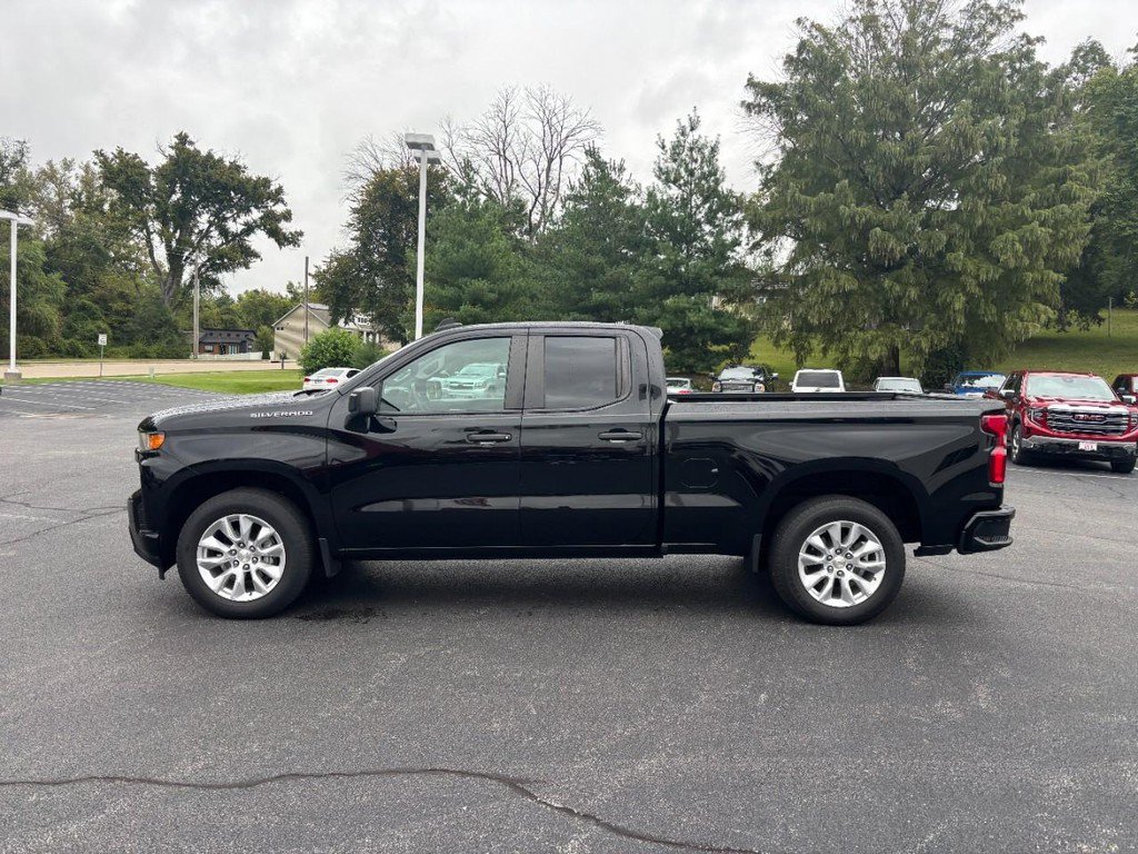 Used 2022 Chevrolet Silverado 1500 Custom w/ Safety Confidence Package RWD image 6