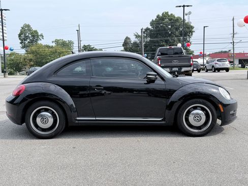 Used 2013 Volkswagen Beetle 2.5 FWD image 4