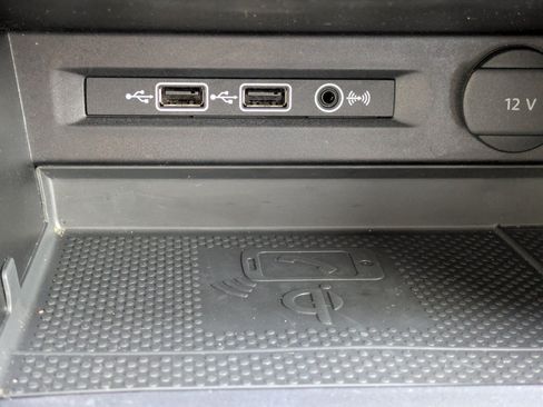 Used 2020 Volkswagen Tiguan SE w/ Panoramic Sunroof Package FWD image 26