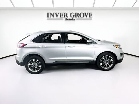Used 2017 Ford Edge Titanium w/ Technology Package AWD/4WD image 4