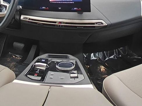 Used 2023 BMW iX xDrive50 AWD/4WD image 24