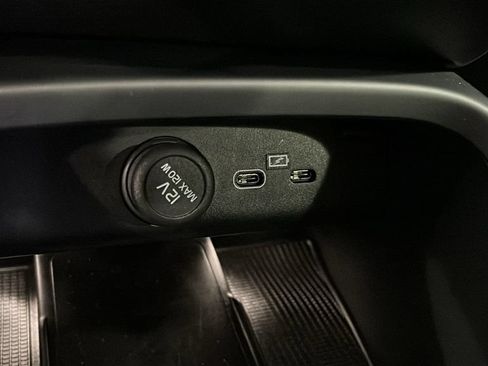 Certified 2026 Volvo XC40 B5 Plus AWD/4WD image 20